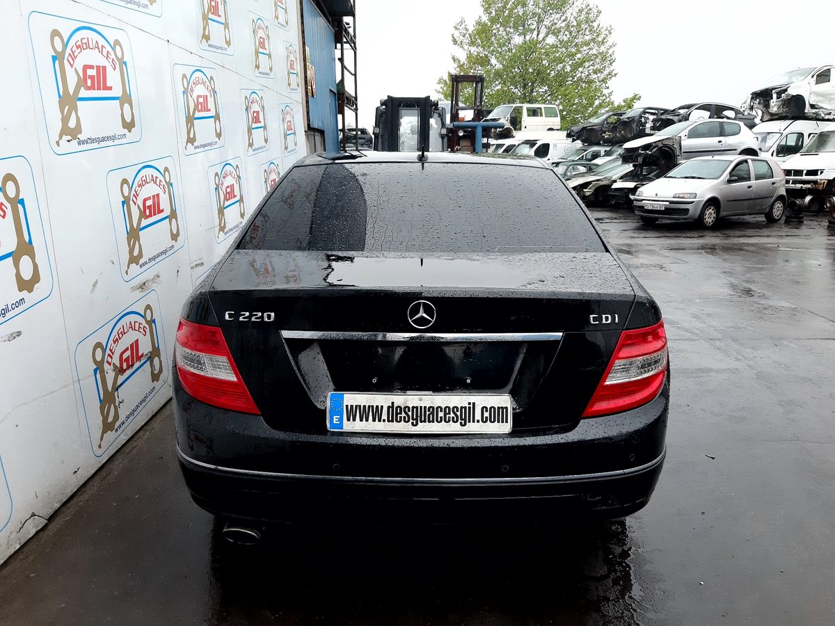 Mercedes-Benz Clase C (W204) del que se desmontó esta pieza