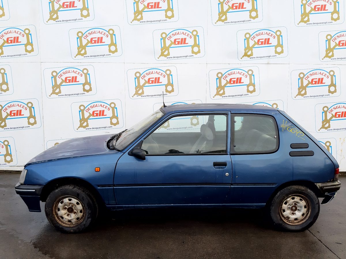 Peugeot 205 del que se desmontó esta pieza