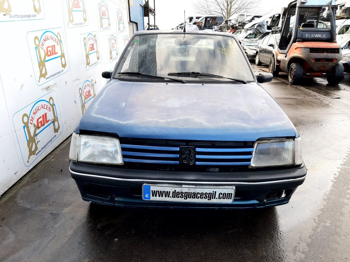 Peugeot 205 del que se desmontó esta pieza