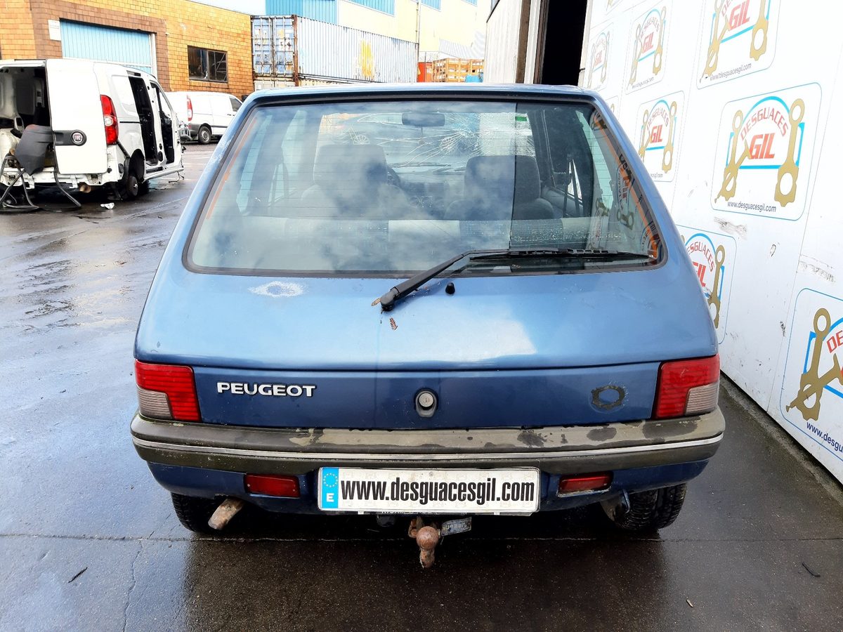 Peugeot 205 del que se desmontó esta pieza