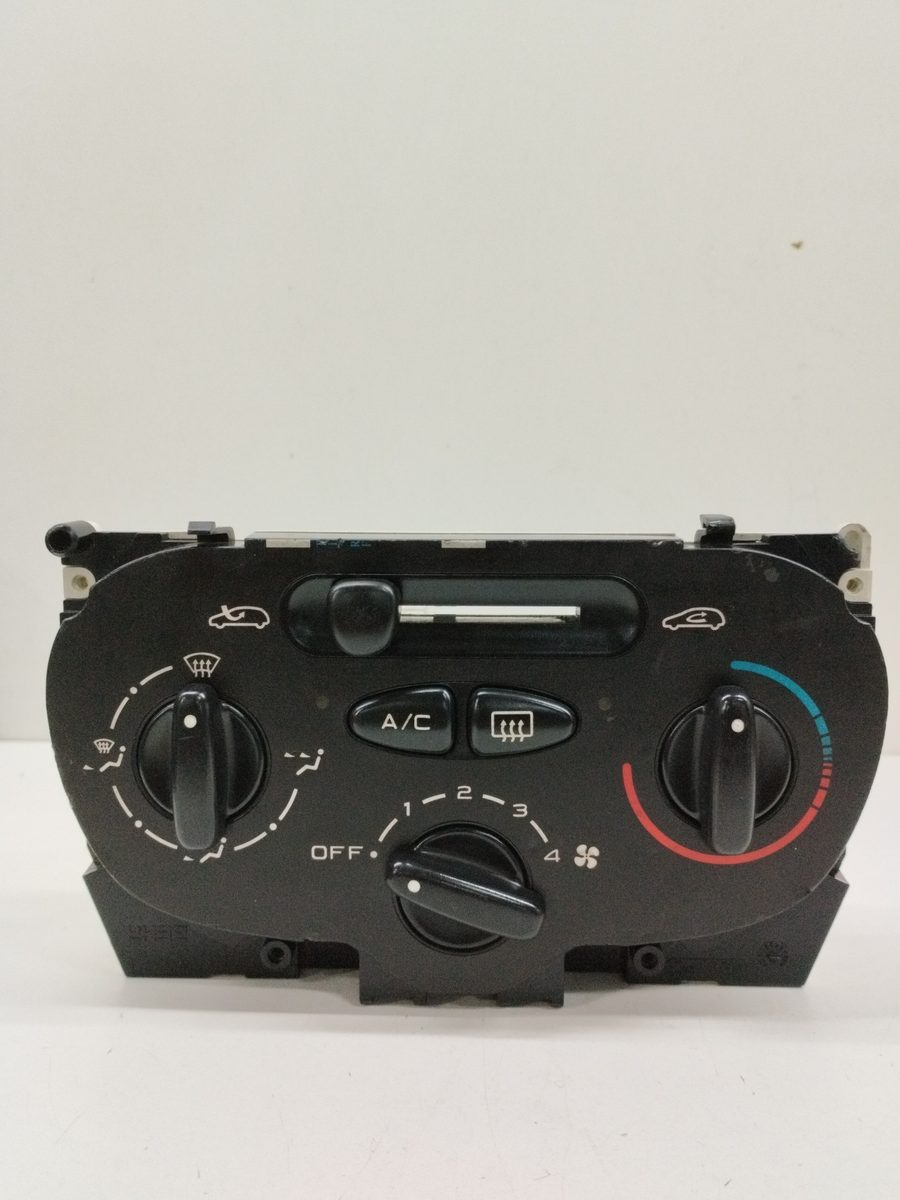 Comandos De Calefacción Peugeot 206 Berlina 1998-2010 XR 1.9L 51kW 1068701