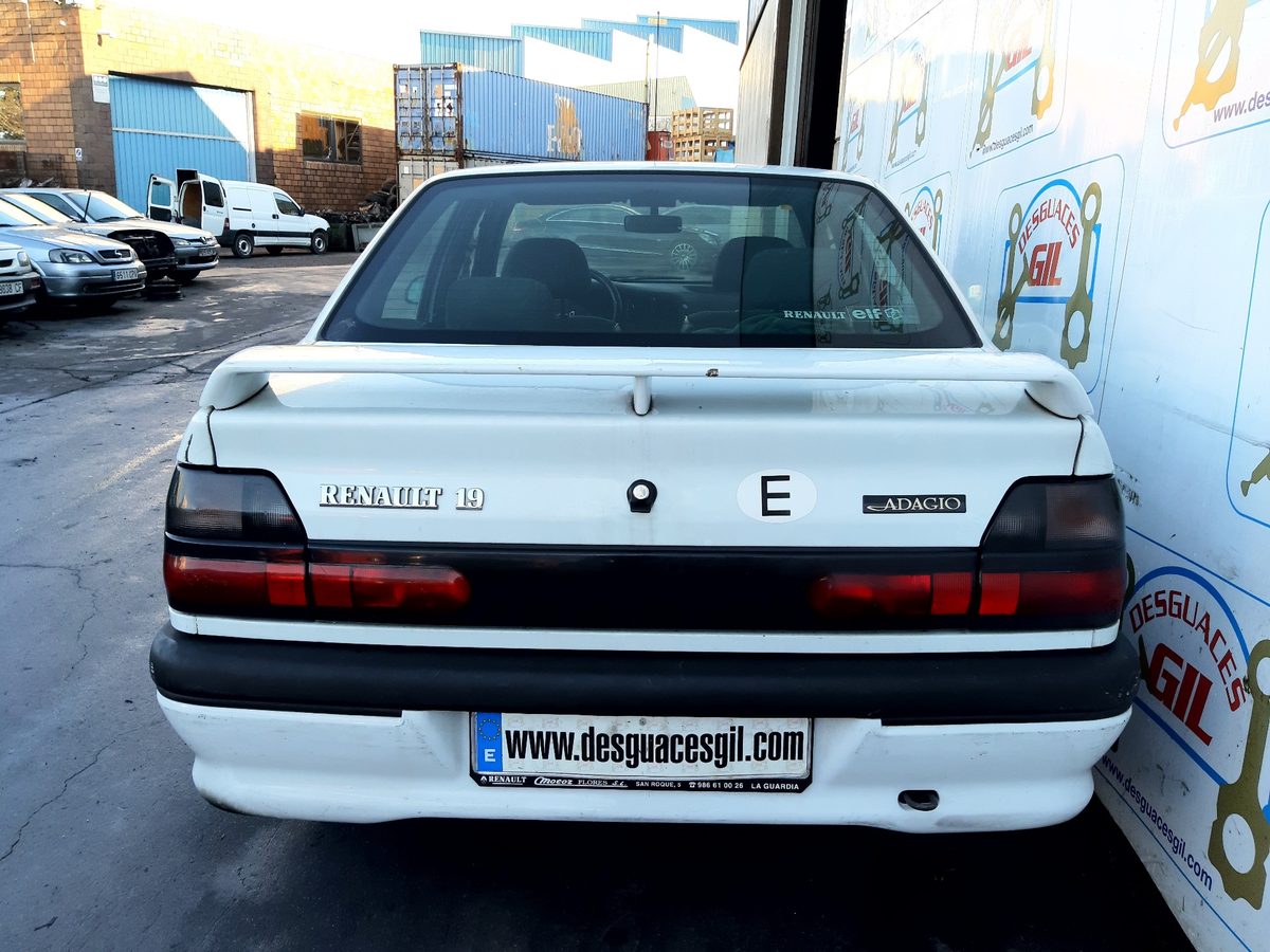 Renault 19 (B/C/L53) del que se desmontó esta pieza