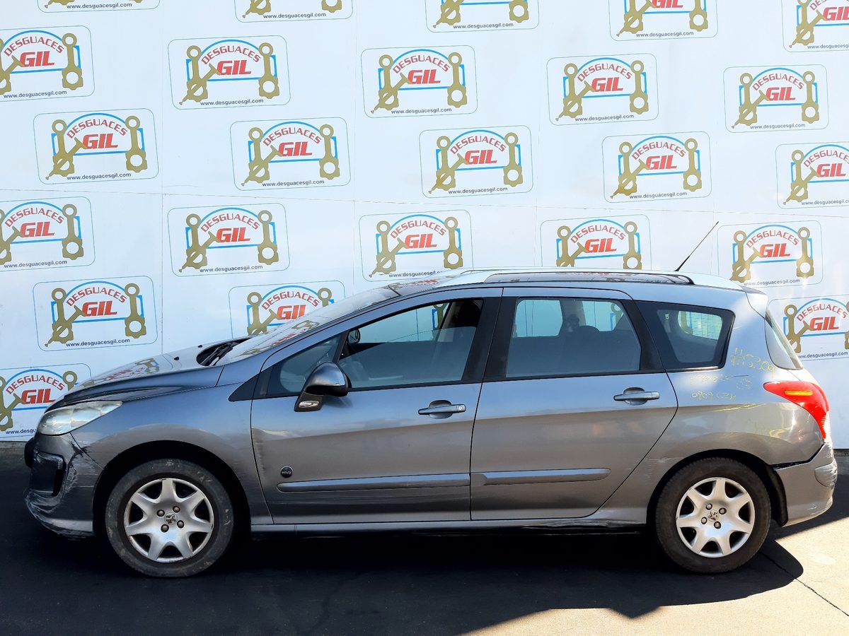 Peugeot 308 SW del que se desmontó esta pieza