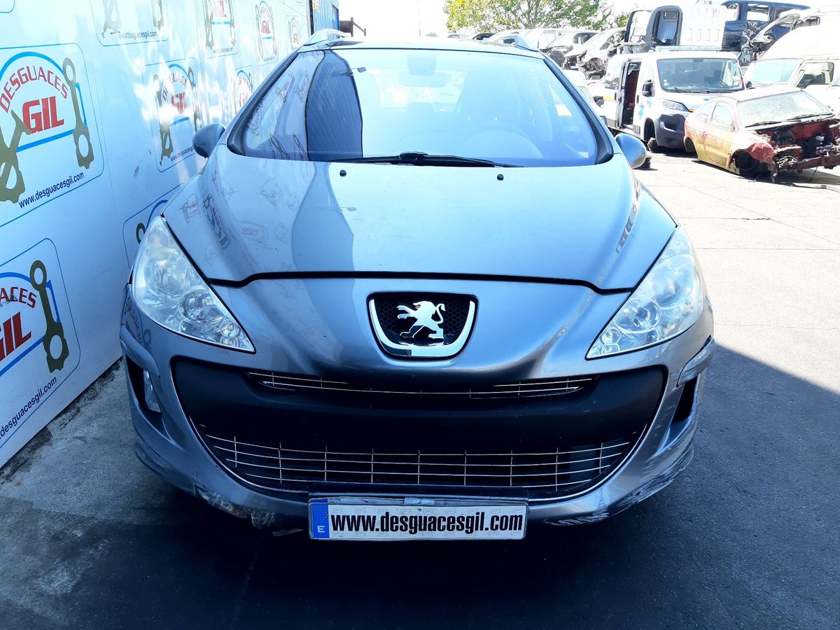 Peugeot 308 SW del que se desmontó esta pieza