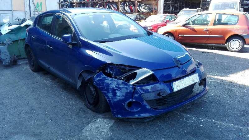 Renault Megane III 5 P del que se desmontó esta pieza