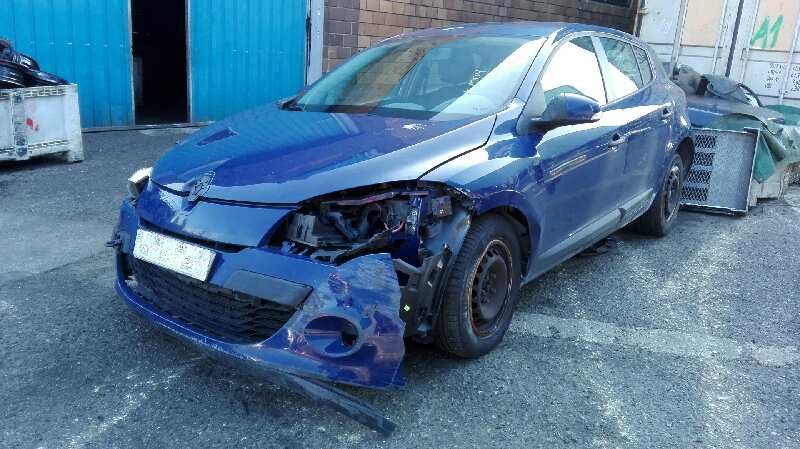 Renault Megane III 5 P del que se desmontó esta pieza