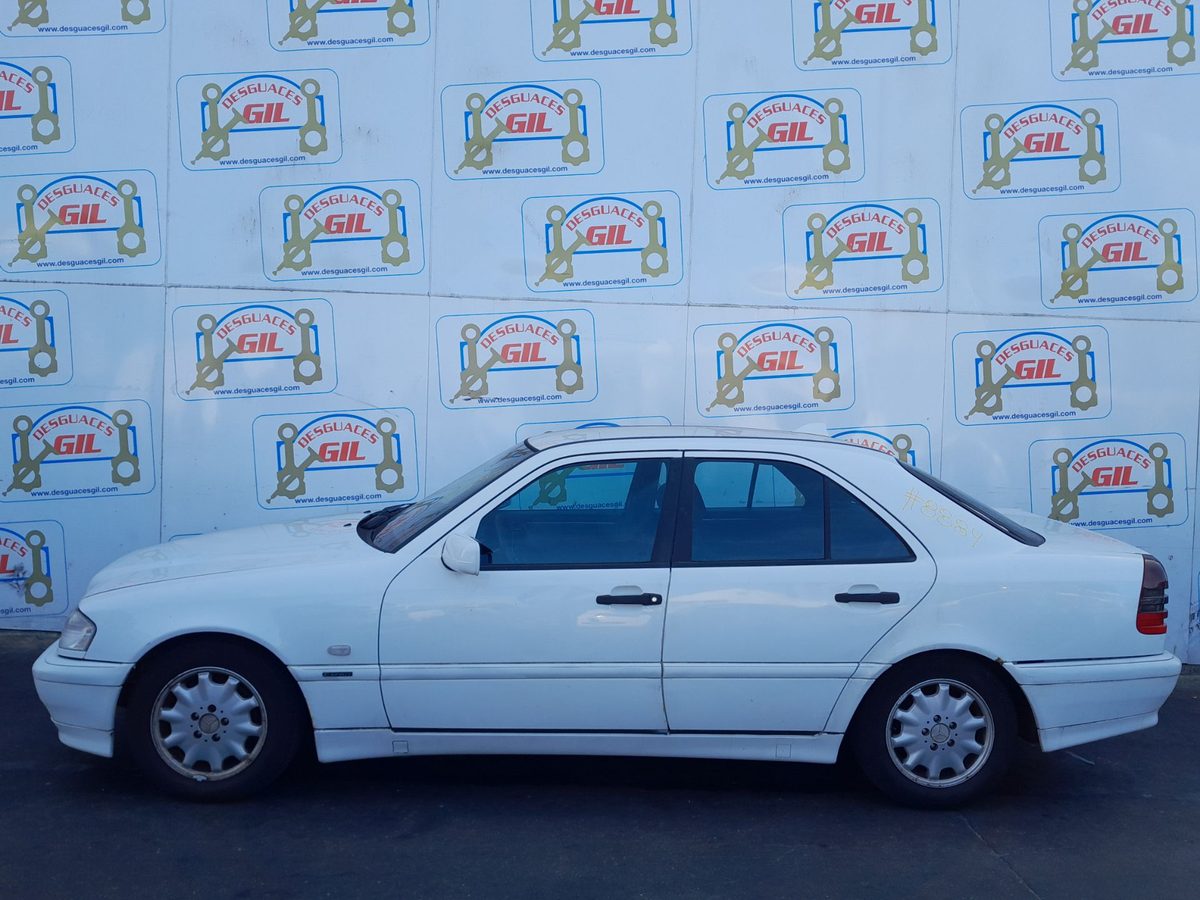 Mercedes-Benz Clase C (W202) del que se desmontó esta pieza