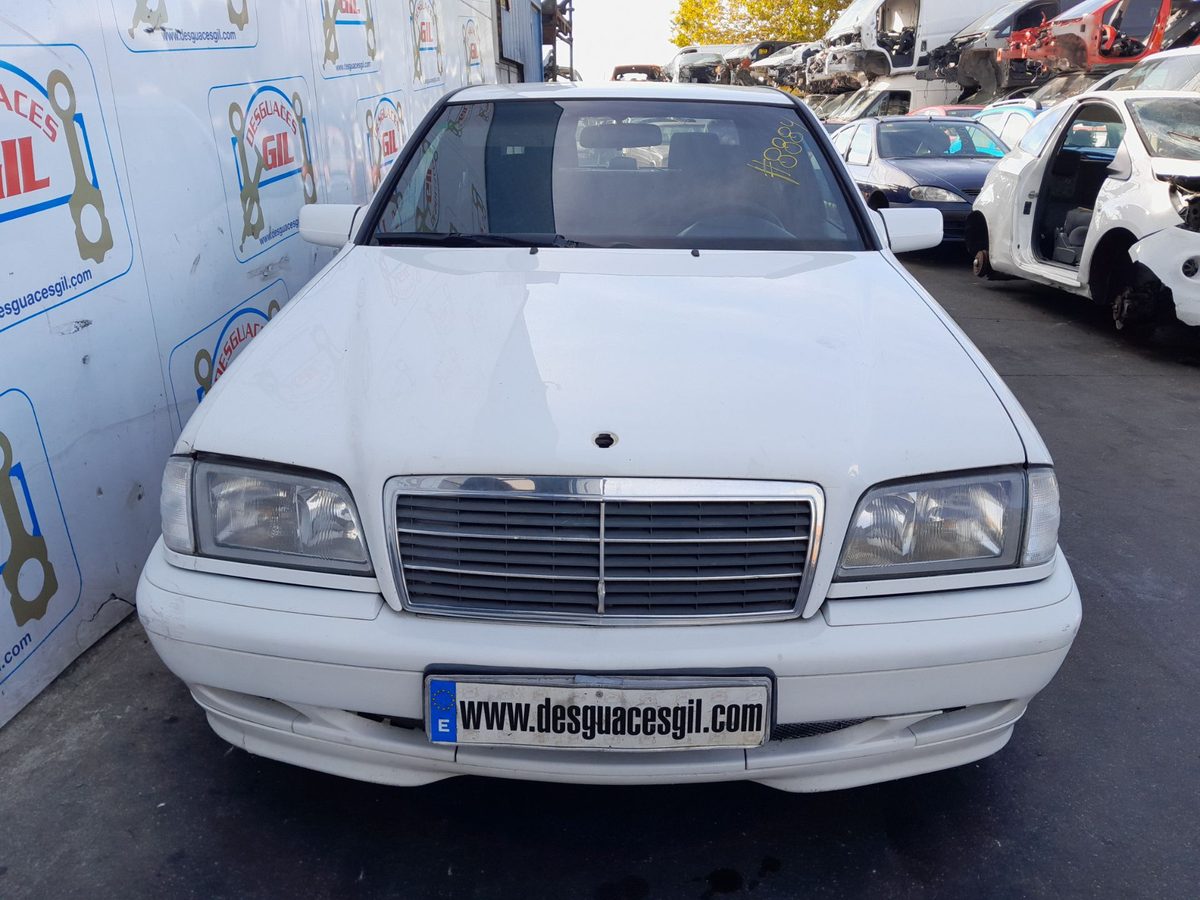 Mercedes-Benz Clase C (W202) del que se desmontó esta pieza