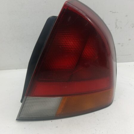 Farol Trasero Derecho Exterior Mitsubishi Carisma Berlina 5 (DA0)1995->) 29210202