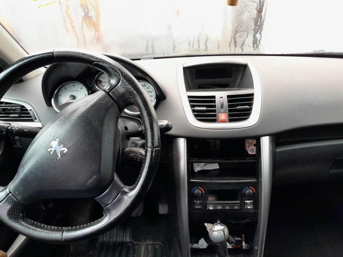 Peugeot 207 del que se desmontó esta pieza