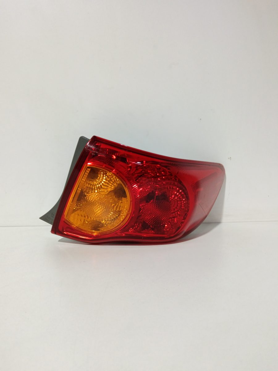 Farol Trasero Derecho Exterior Toyota Corolla (E15) 2006-2011 Luna