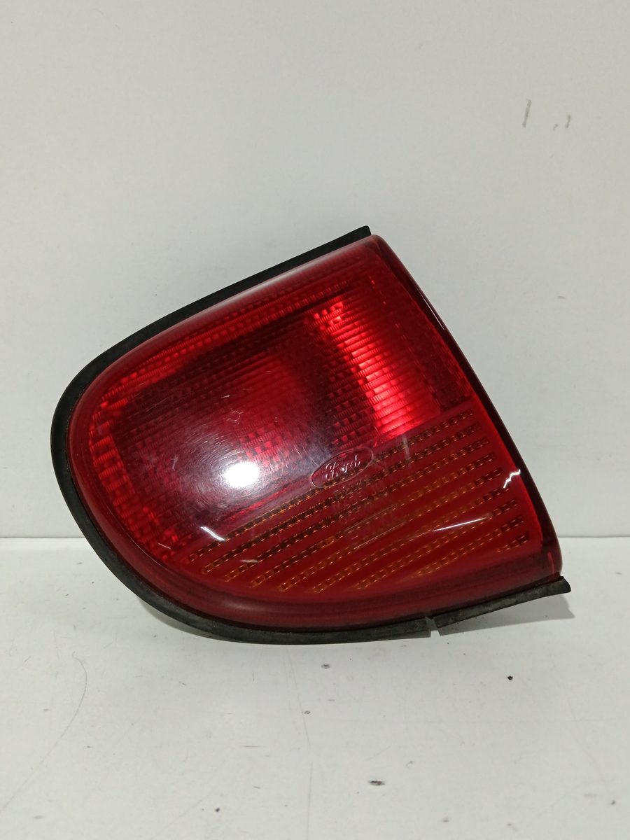 Farol Trasero Derecho Interior Ford Escort 1995-2000