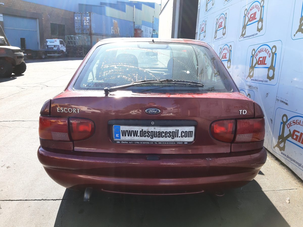Ford Escort del que se desmontó esta pieza
