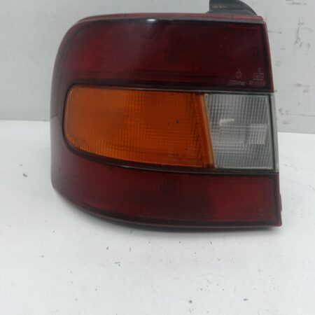 Farol Trasero Izquierdo Exterior Hyundai Lantra (J1) desde 1991 7R011110