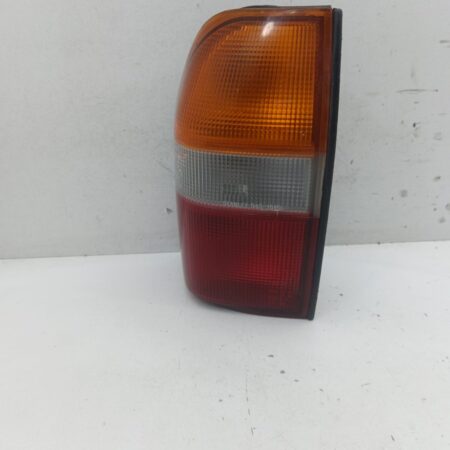 Farol Trasero Izquierdo Exterior Mitsubishi L 200 (K34T) 1993-1996 0431646