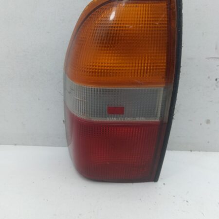 Farol Trasero Izquierdo Exterior Mitsubishi L 200 (K60T) 1996-1999 Diesel 0481646