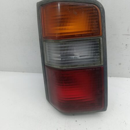 Farol Trasero Izquierdo Exterior Mitsubishi L 300 (P00) 1986-1999 22037514