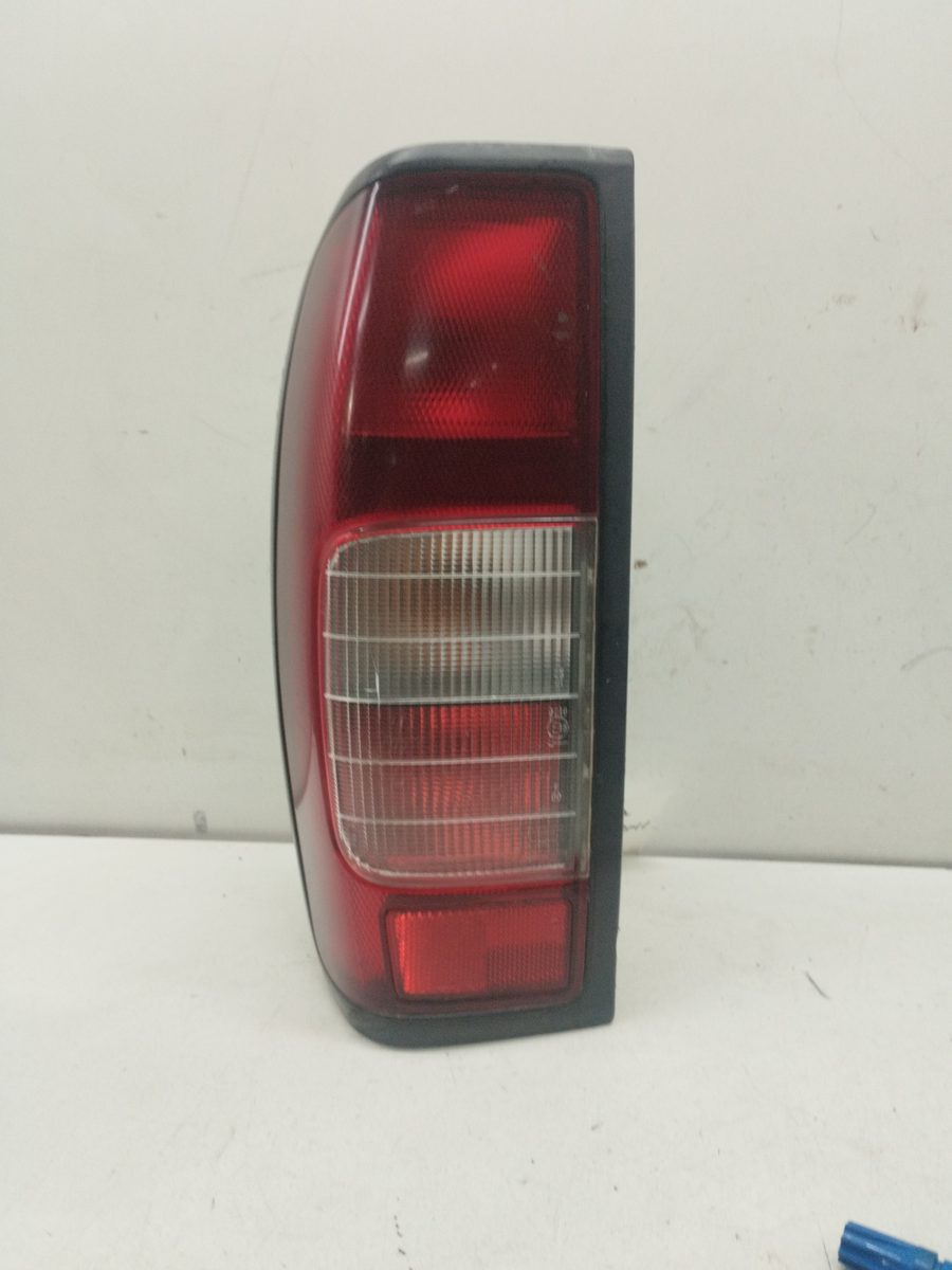 Farol Trasero Izquierdo Exterior Nissan Navara Pick-up (D40M) desde 2005
