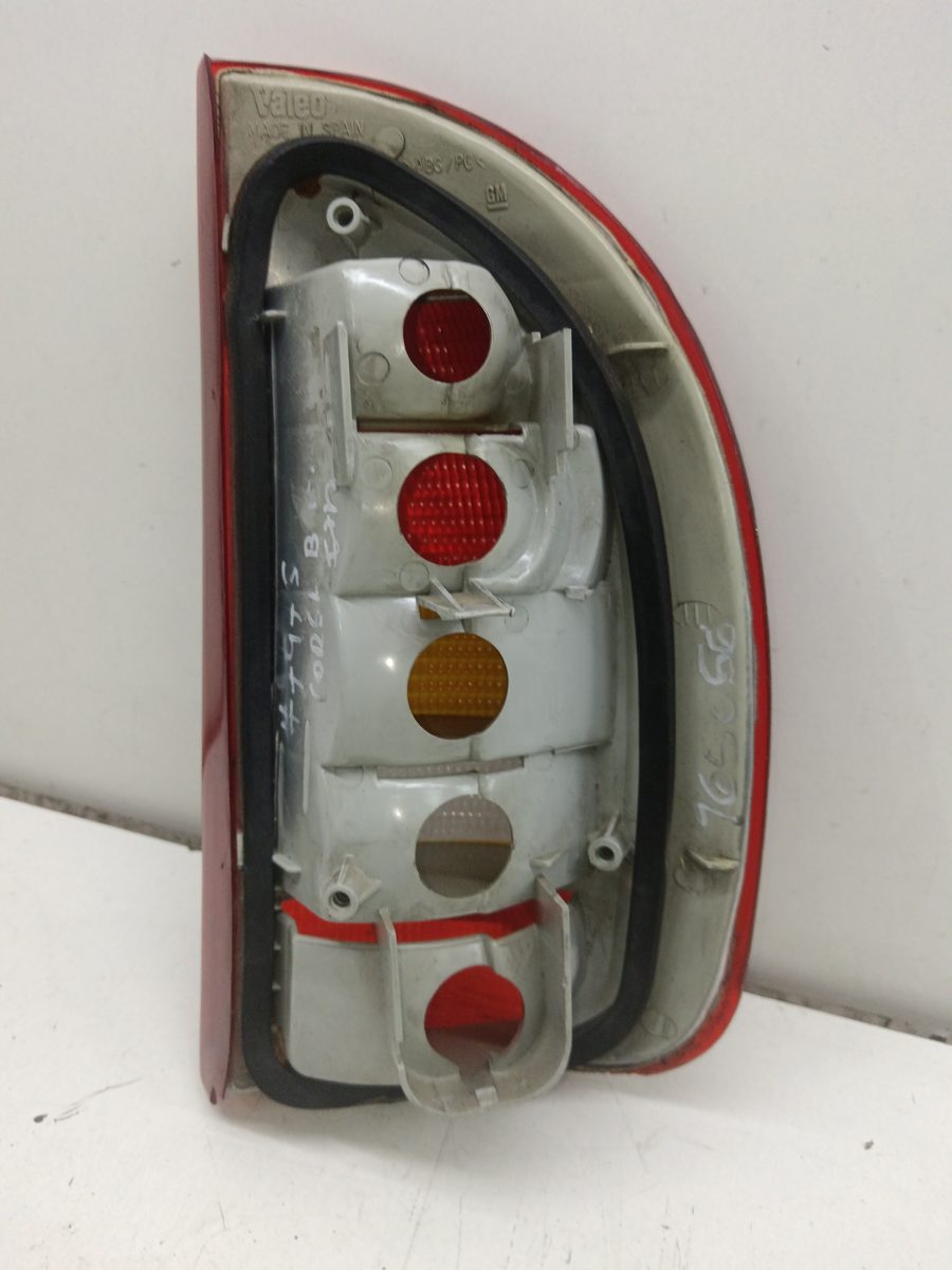 Farol Trasero Izquierdo Exterior Opel Corsa B 1993-1997