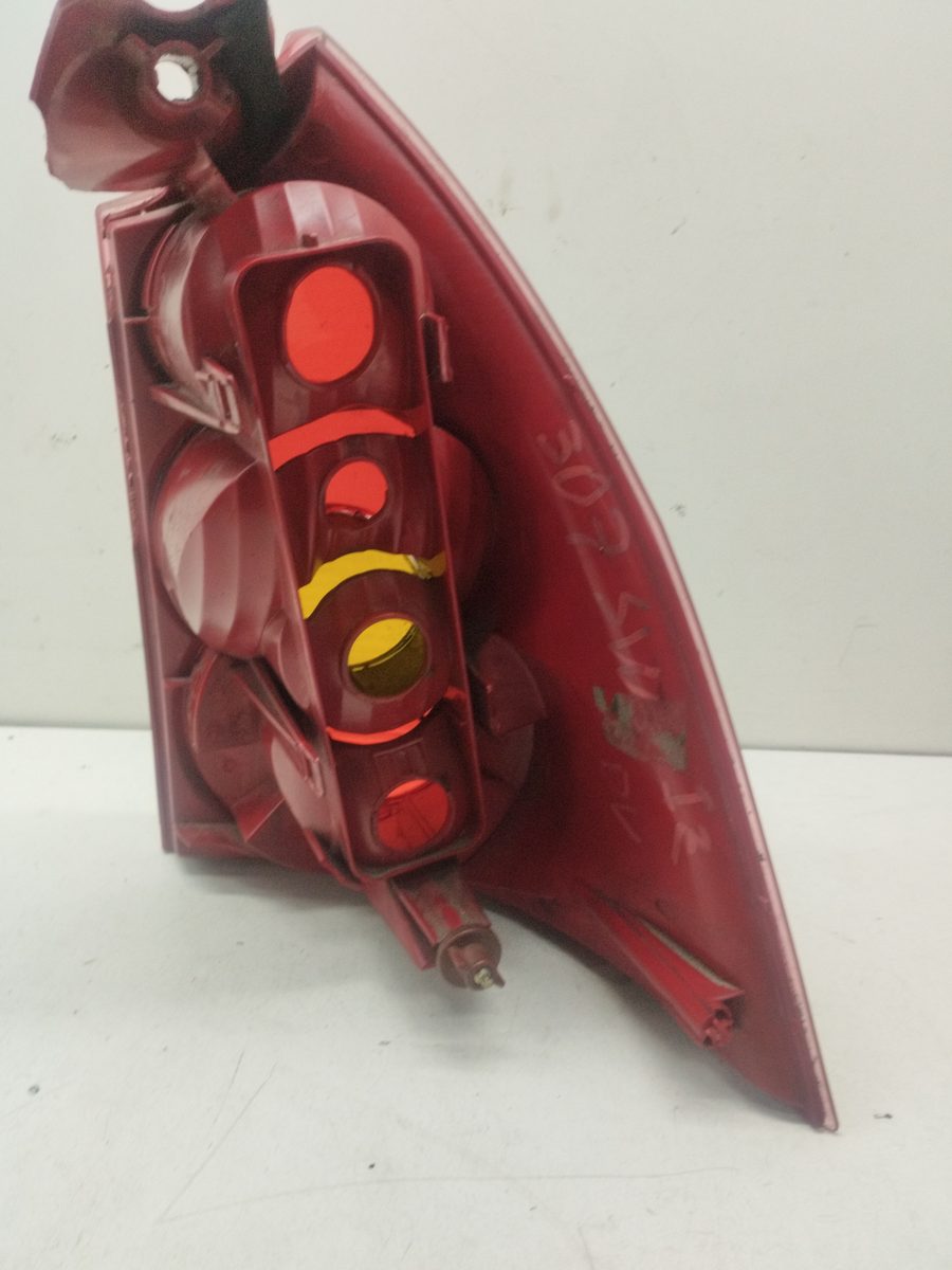 Farol Trasero Izquierdo Exterior Peugeot 307 Break / SW (S1) 2002-2005