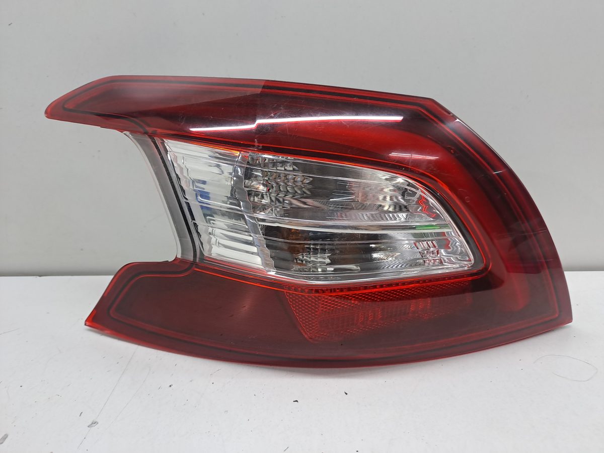 Farol Trasero Izquierdo Exterior Peugeot 308 2013-2021