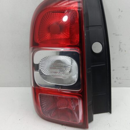 Farol Trasero Izquierdo Exterior Renault Duster 2010-Actualidad Ambiance 4x4