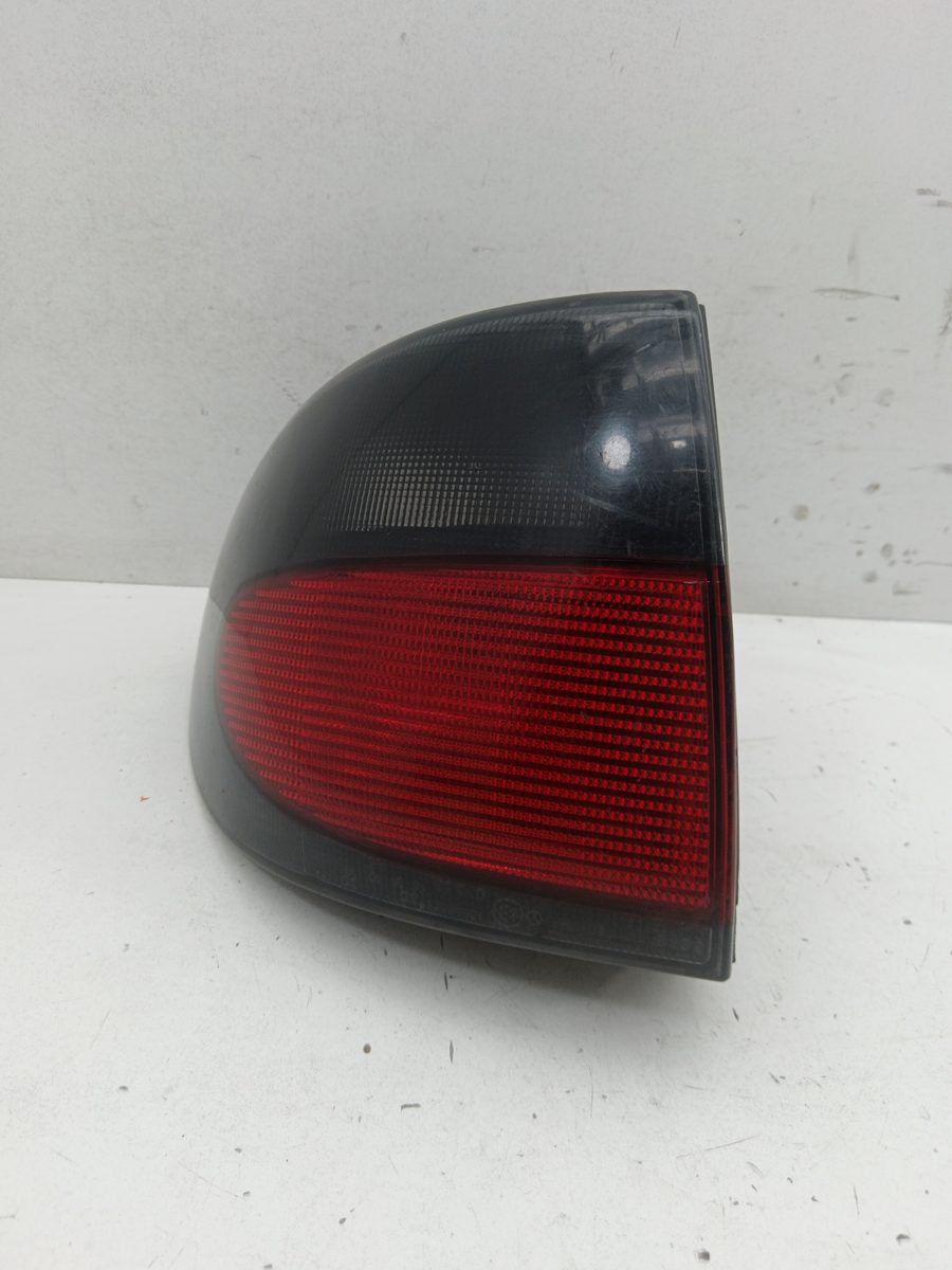 Farol Trasero Izquierdo Exterior Renault Megane I Classic (LA0) 1996-2001