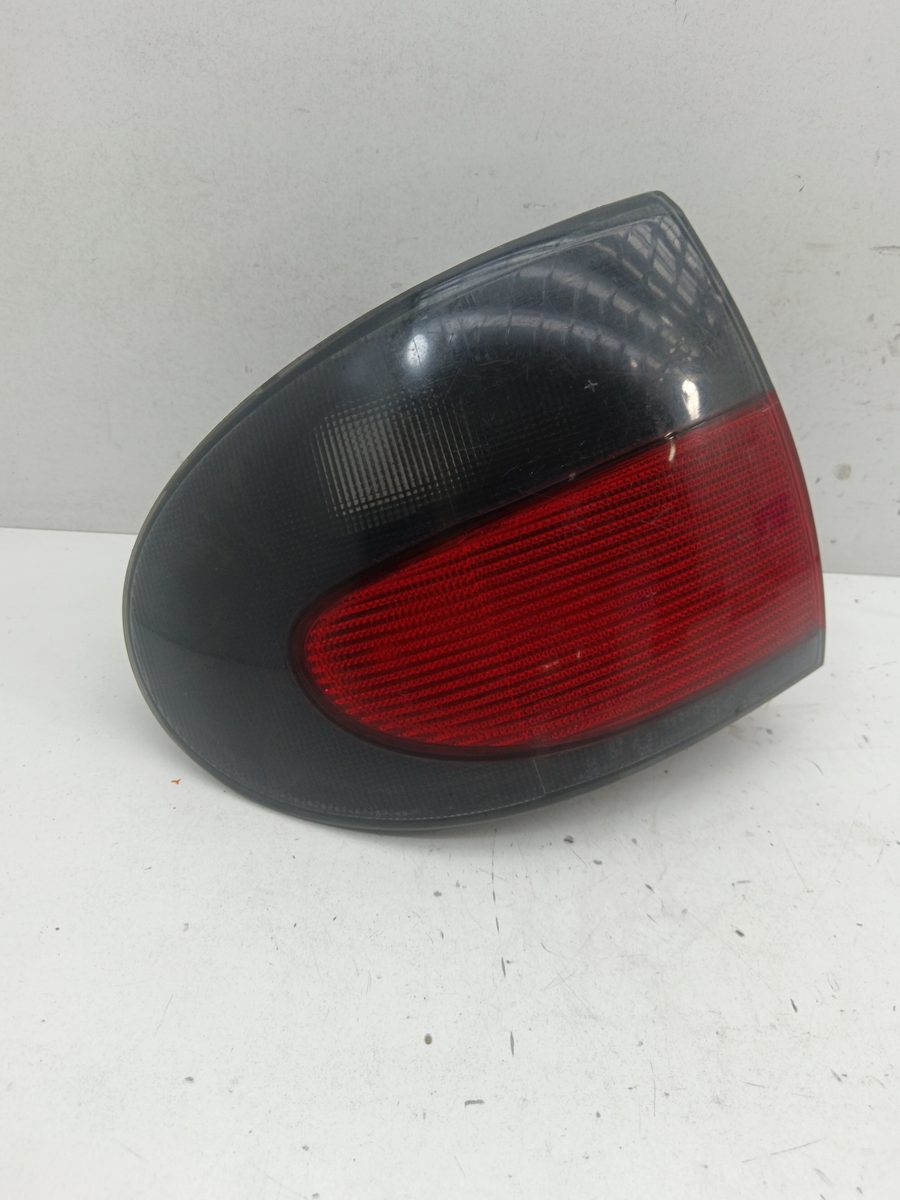 Farol Trasero Izquierdo Exterior Renault Megane I Classic (LA0) 1996-2001