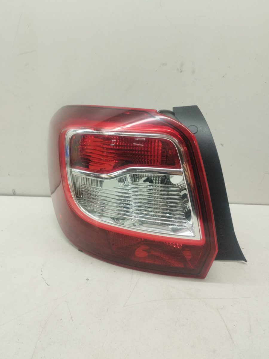 Farol Trasero Izquierdo Exterior Renault Sandero II desde 2014