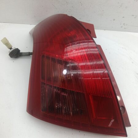 Farol Trasero Izquierdo Exterior Suzuki Swift Berlina (MZ) 2005-2012 GL (5-ptas.) SF2706