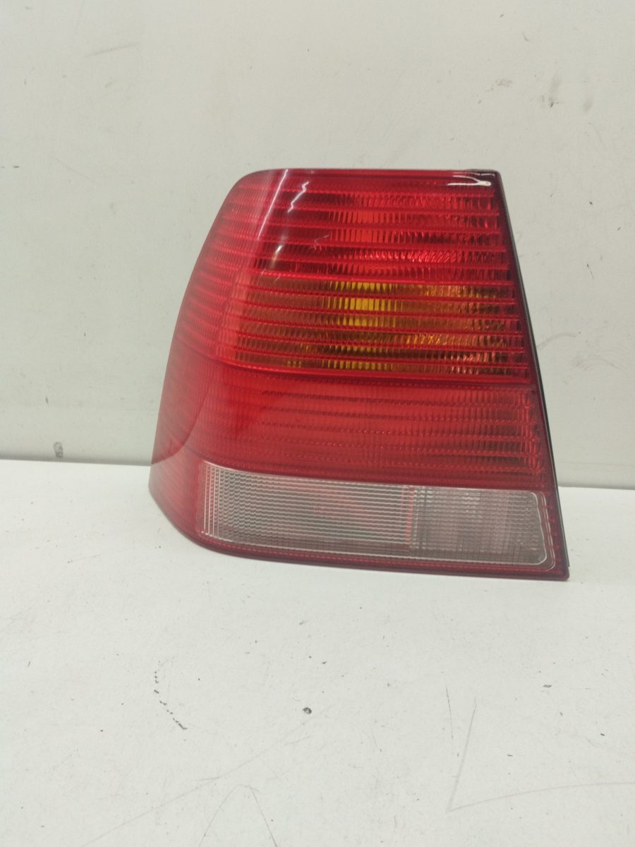 Farol Trasero Izquierdo Exterior Volkswagen Bora (1J2) 1998-2005