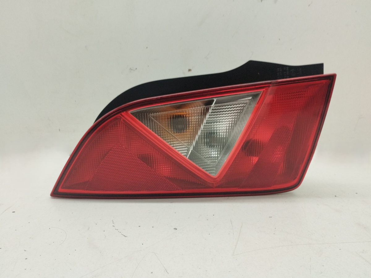 Farol Trasero Izquierdo Exterior Volkswagen Up! (122) 2016-2018