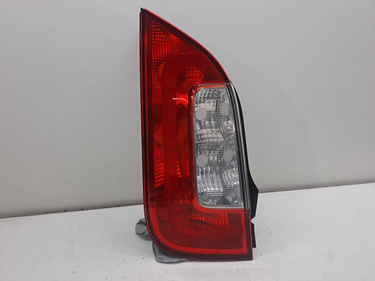 Farol Trasero Izquierdo Exterior Volkswagen Up! (122) 2016-2018