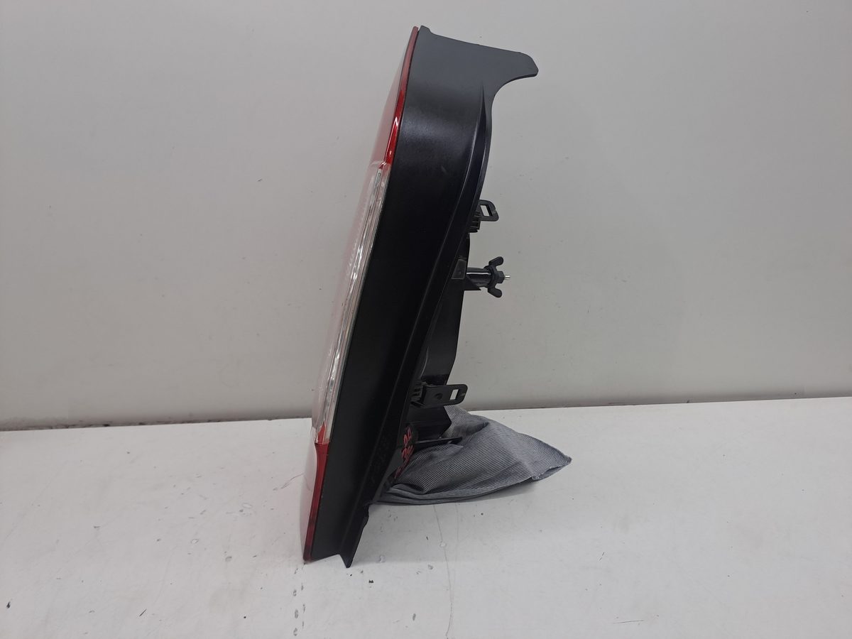 Farol Trasero Izquierdo Exterior Volkswagen Up! (122) 2016-2018