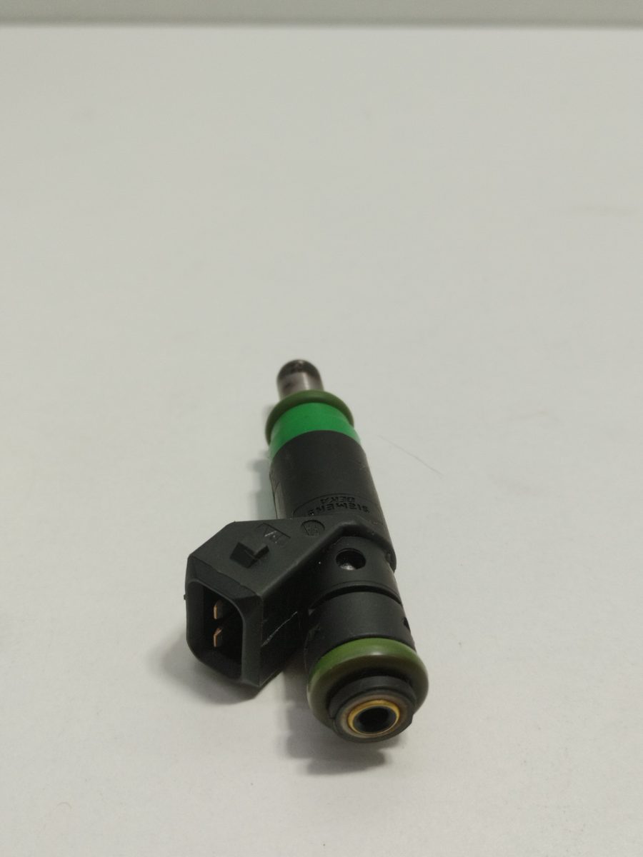 Inyector Ford Focus Turnier (CAK) 1998-2004 Ambiente 1.6L 74kW 98MFBA