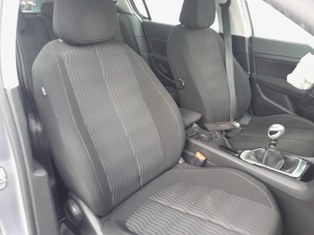 Peugeot 308 del que se desmontó esta pieza