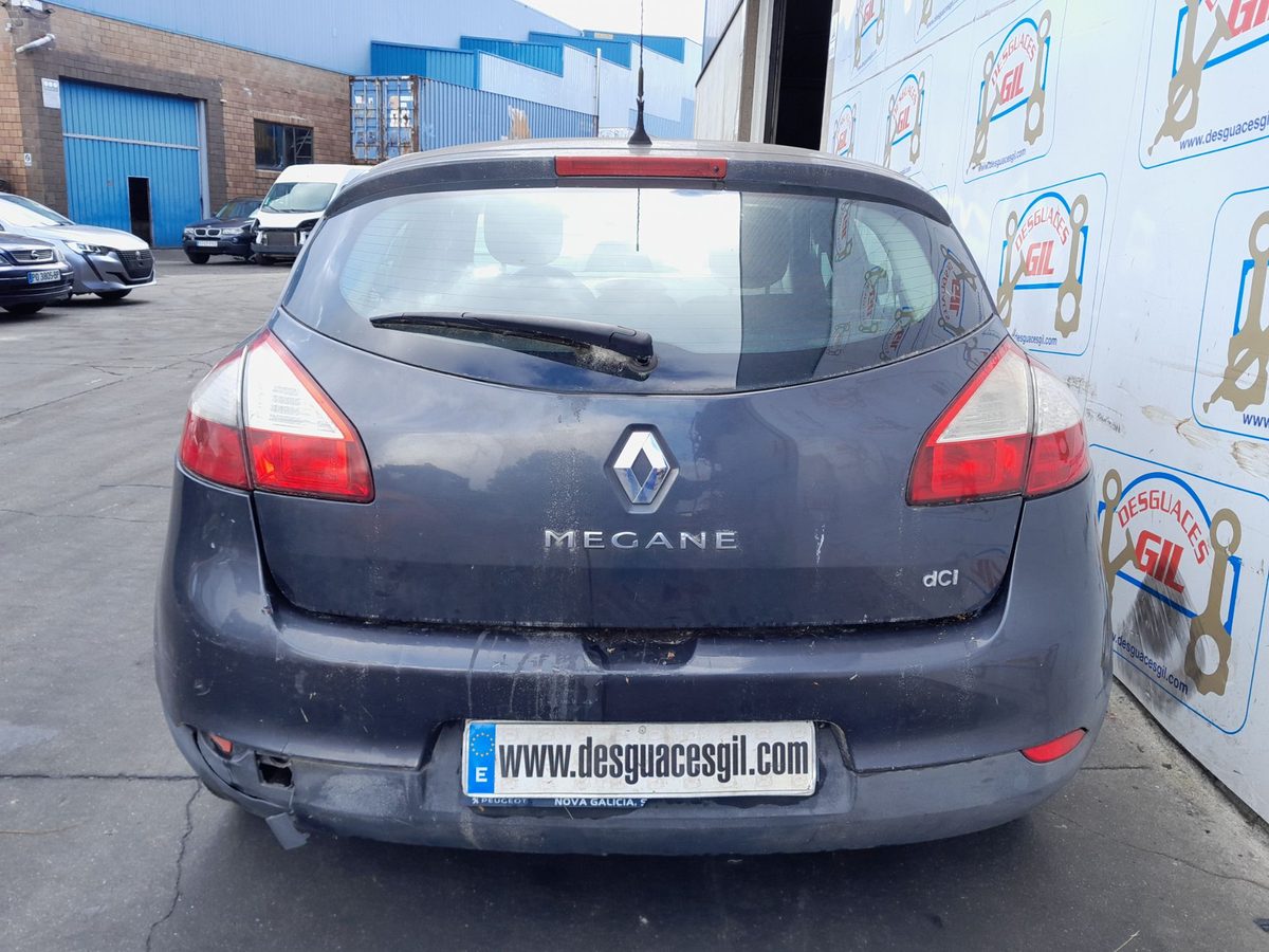 Renault Megane III 5 P del que se desmontó esta pieza
