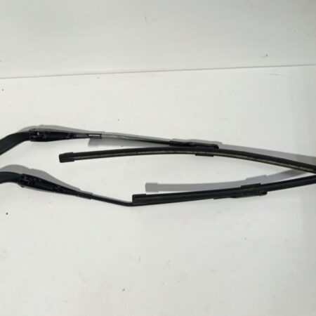Juego De Brazos De Limpia Parabrisa Delanteros BMW X1 (E84) 2009-2015 6161299002901