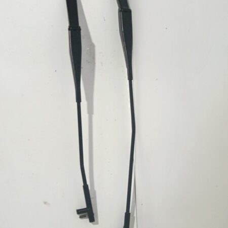 Juego De Brazos De Limpia Parabrisa Delanteros Ford Focus Lim. (CB4) 2007-2011 4M5117526AC