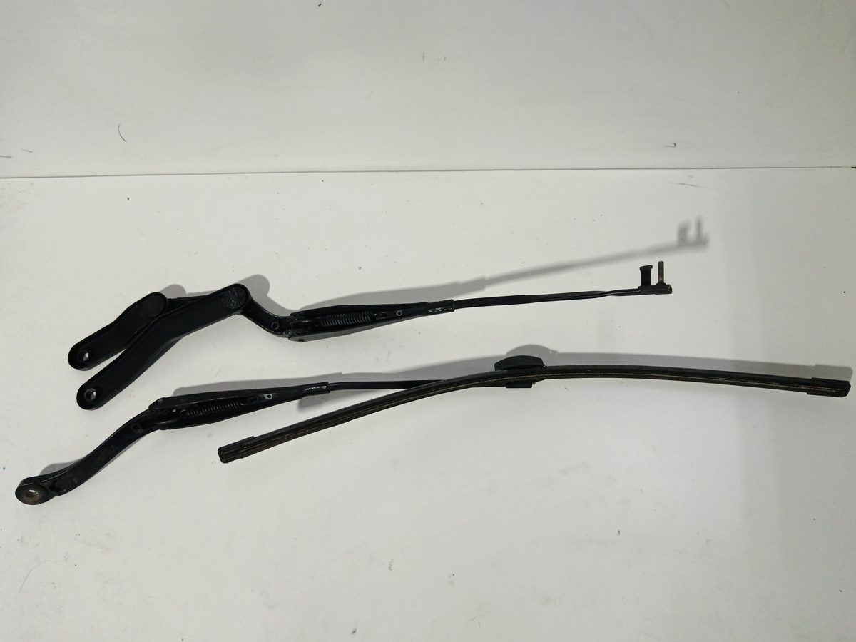 Juego de Brazos de Limpia Parabrisa Delanteros Mercedes-Benz Clase C (W204)