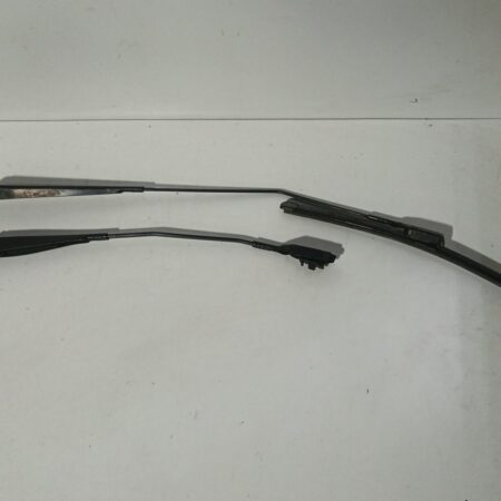 Juego De Brazos De Limpia Parabrisa Delanteros Peugeot 208 2012-2019 Active 9673291980