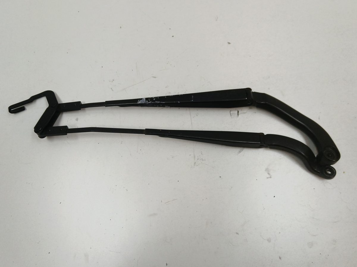Juego De Brazos De Limpia Parabrisa Delanteros Renault Kwid 2020-2026