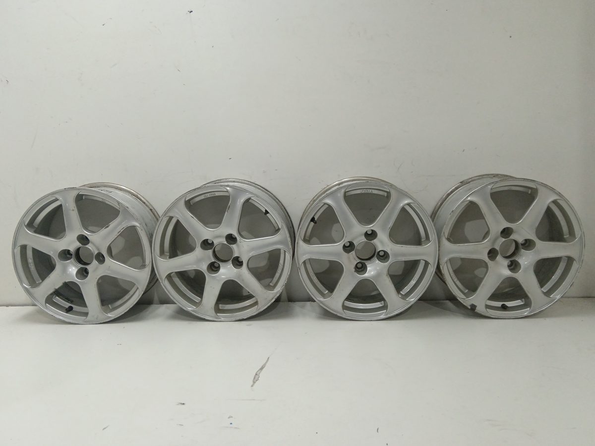 Juego De Llantas Mitsubishi Galant Familiar (EA0) 1996-2002 *