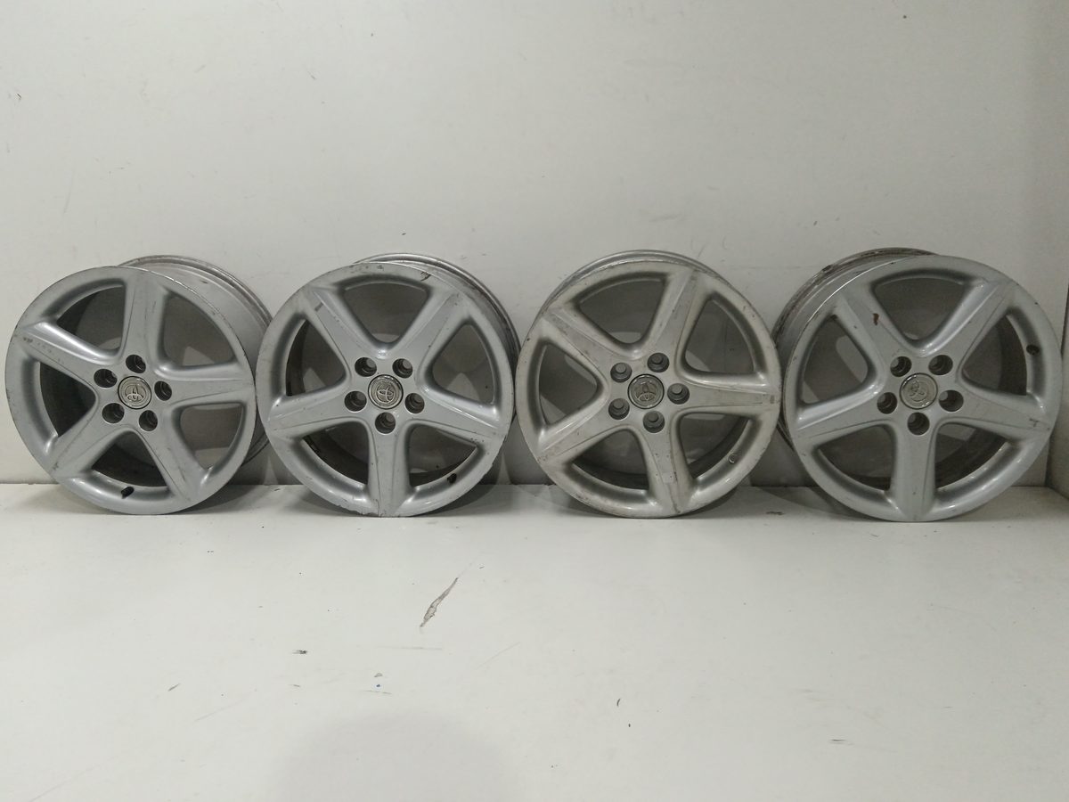 Juego De Llantas Toyota Corolla (E12) 2001-2007 Linea Terra Berlina 426110F080A