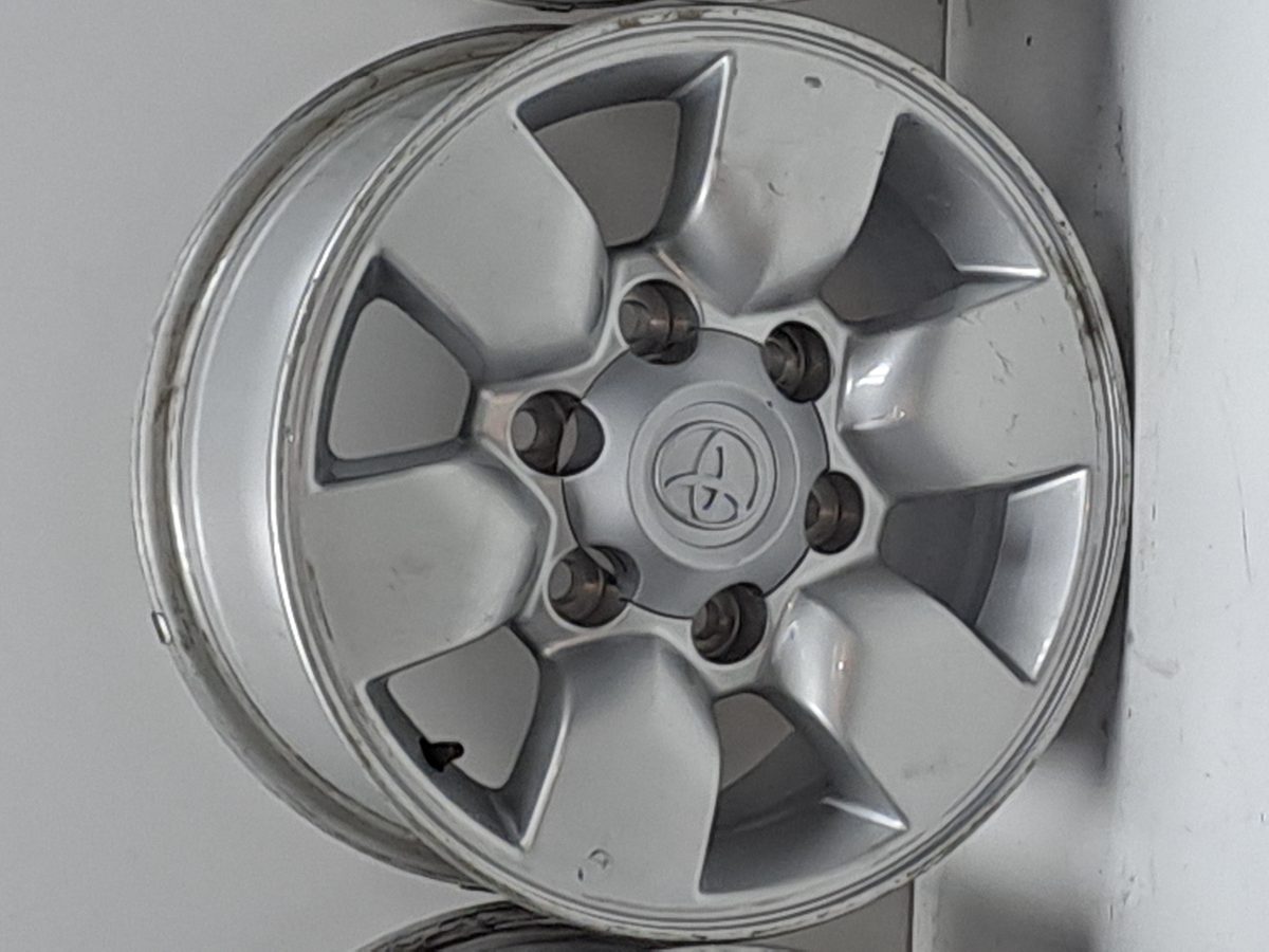 Juego de Llantas Toyota Hilux (KUN) 2005-2016