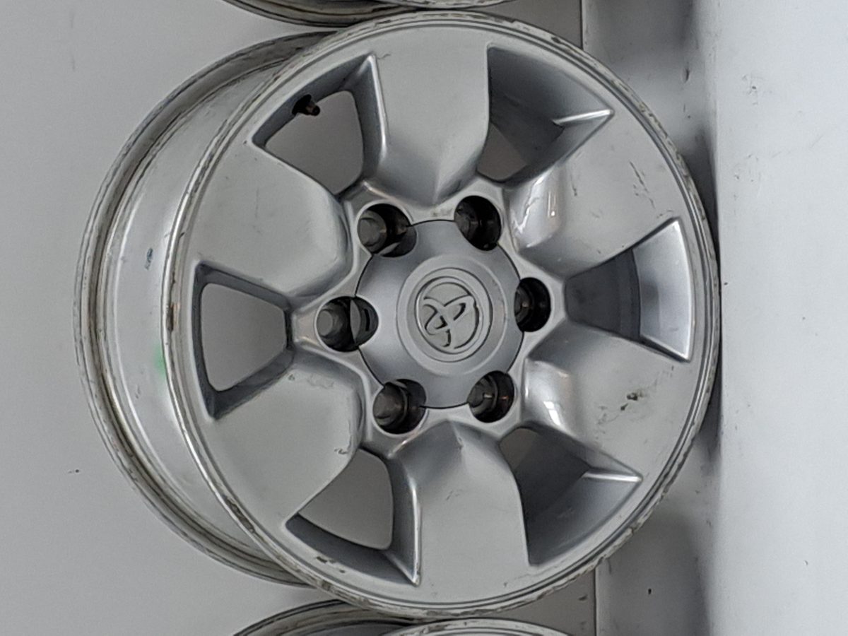 Juego de Llantas Toyota Hilux (KUN) 2005-2016