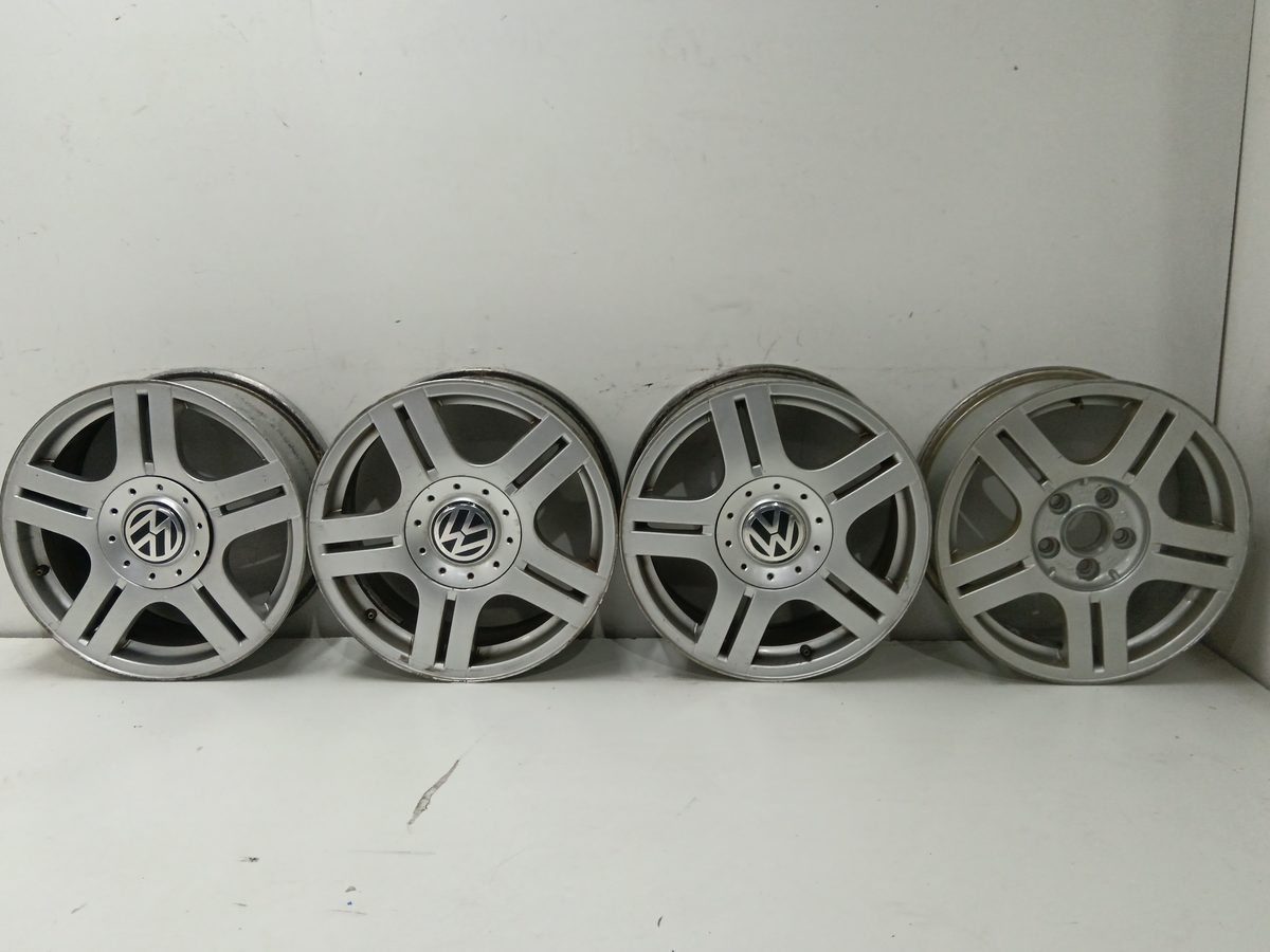 Juego De Llantas Volkswagen Passat Berl./combi W8 2001-2005 * 3B0601025G