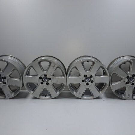 Juego De Llantas Volvo Xc70 2000-2007 AWD Momentum 30748756