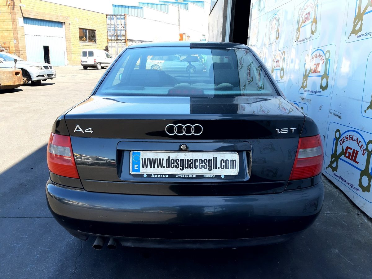 Audi A4 (B5) del que se desmontó esta pieza