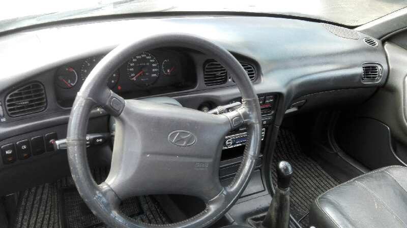 Hyundai Sonata (Y3) del que se desmontó esta pieza
